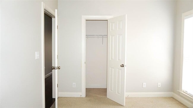 Building Photo - 9537 Greythorne Way