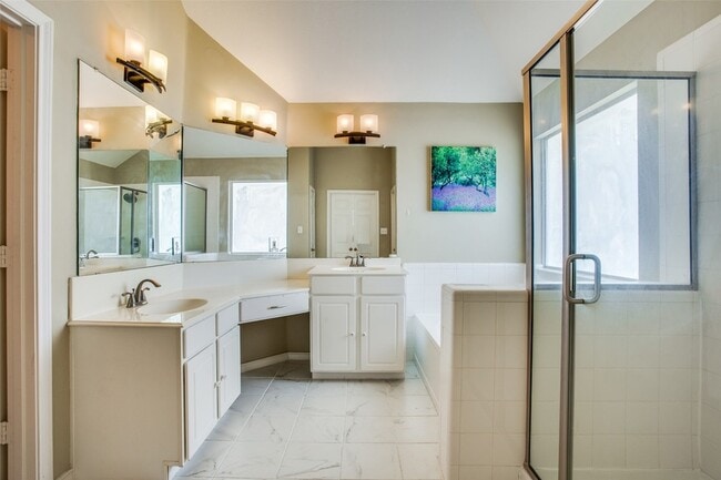 Building Photo - 3021 Sawtooth Dr
