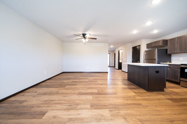 Building Photo - 669 4th Cir Dr SW