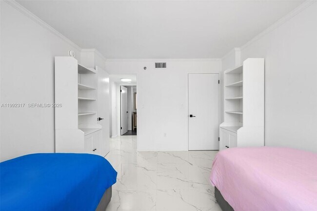 Building Photo - 210 174th St