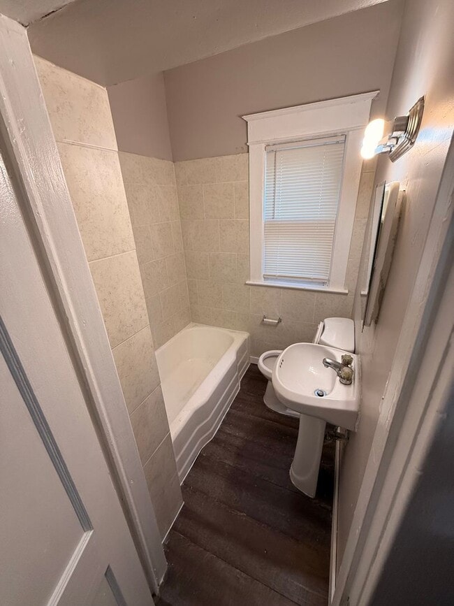 Building Photo - 3718 Oakland Ave S