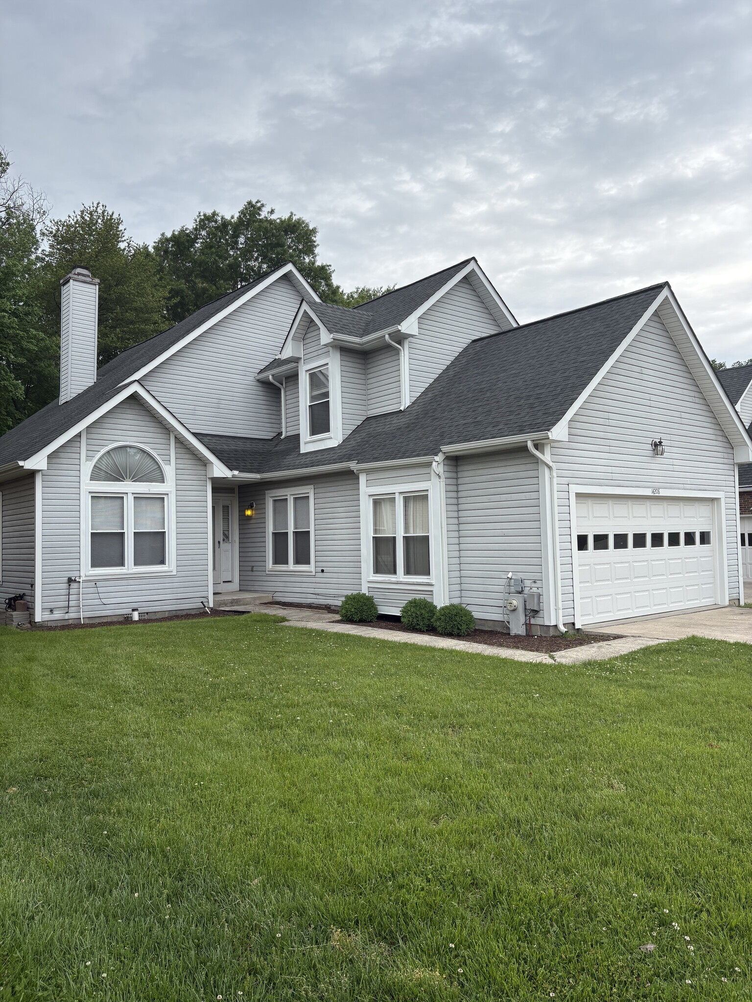Building Photo - 14208 Greenview Dr