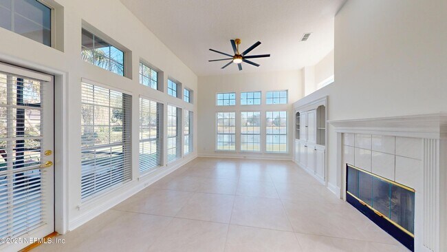 Building Photo - 10061 Vineyard Lake Rd E