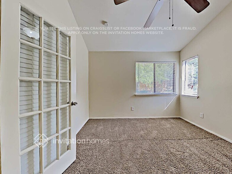 Building Photo - 3214 Cliffview Dr