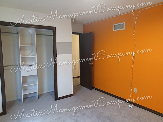 Building Photo - 810 Ruth Ann Dr