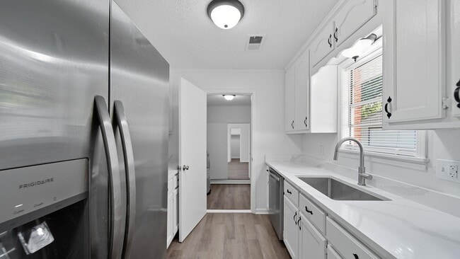 Building Photo - 1517 Michael St