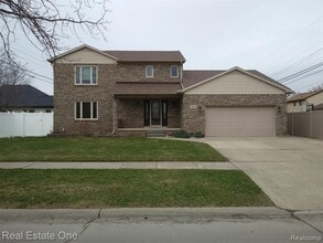 Building Photo - 1924 Amboy St