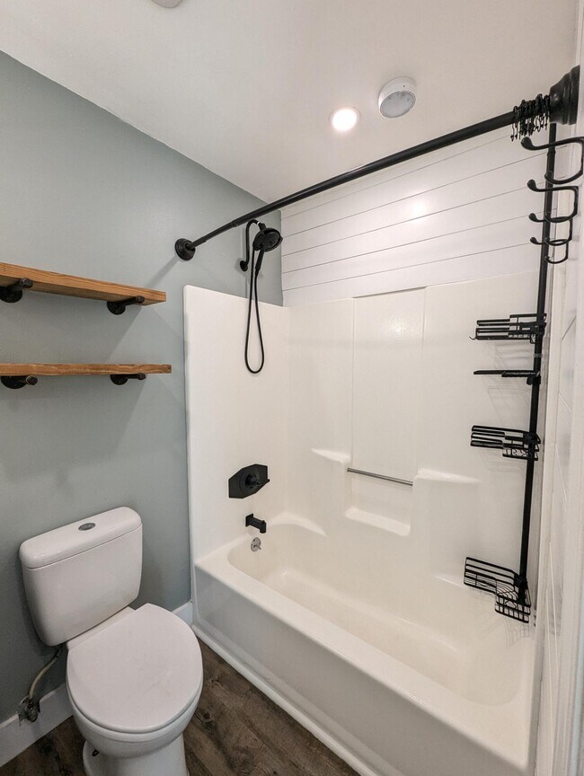Building Photo - 8717 Sand Pine Dr