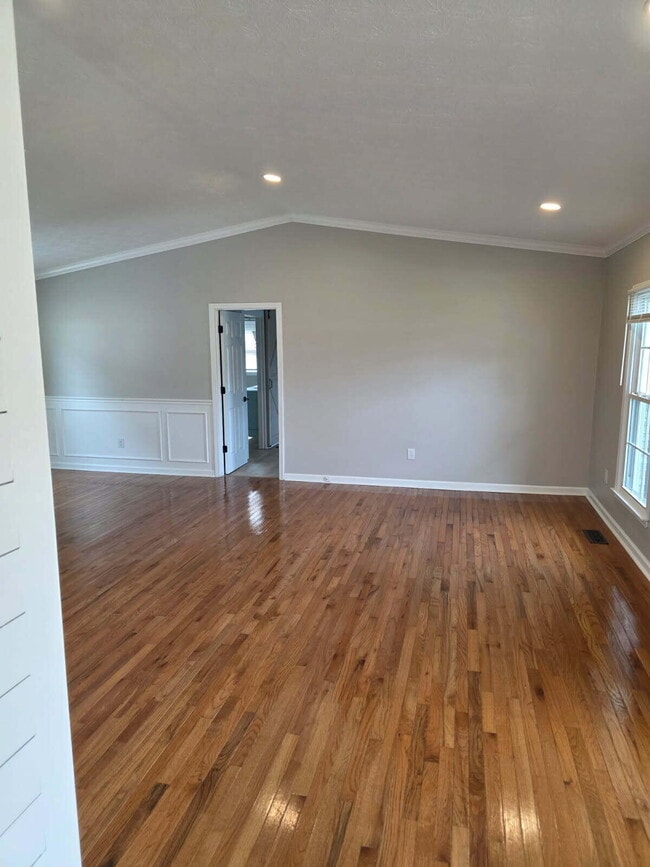 Building Photo - 407 Quail Run Rd