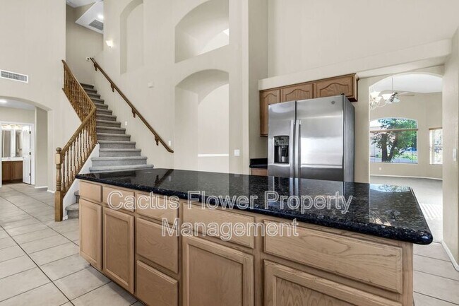 Building Photo - 2524 N Sunrise