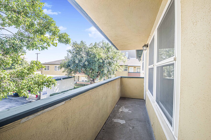 Building Photo - 8754.5 Belford Ave