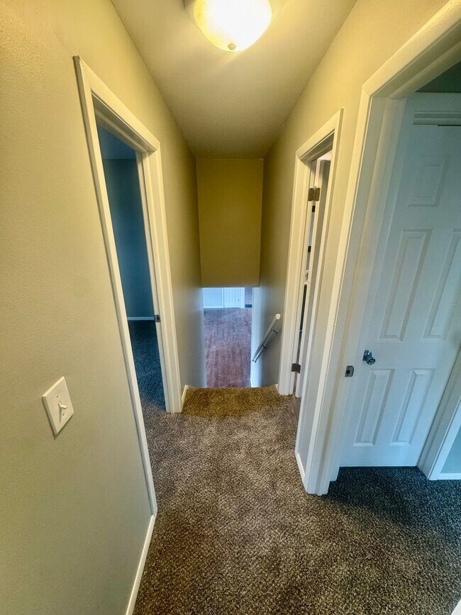 Building Photo - Gorgeous West Lafayette 4 bedroom Home - New Kitchen, Many Upgrades!