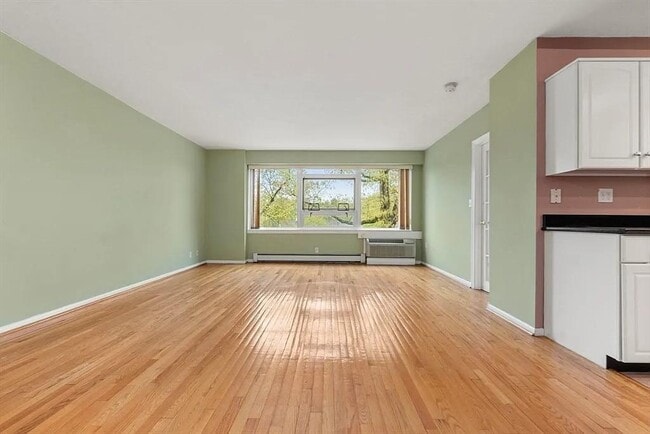 Building Photo - 10 Hammond Pond Pkwy