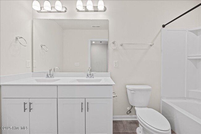 Building Photo - 149 Wilbur Lake Dr