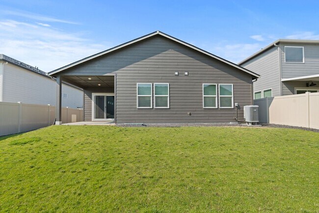 Building Photo - Newer 4 Bed 2 Bath DR Horton Home in Indian Trail