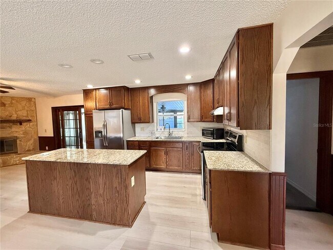 Building Photo - 2503 Woodhaven Ct