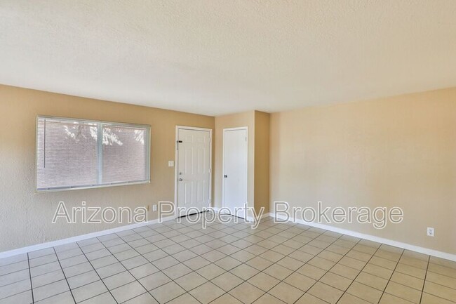 Building Photo - 601 W Rio Salado Pkwy