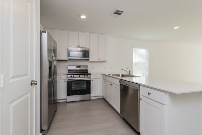 Building Photo - 16006 Tallis Dr