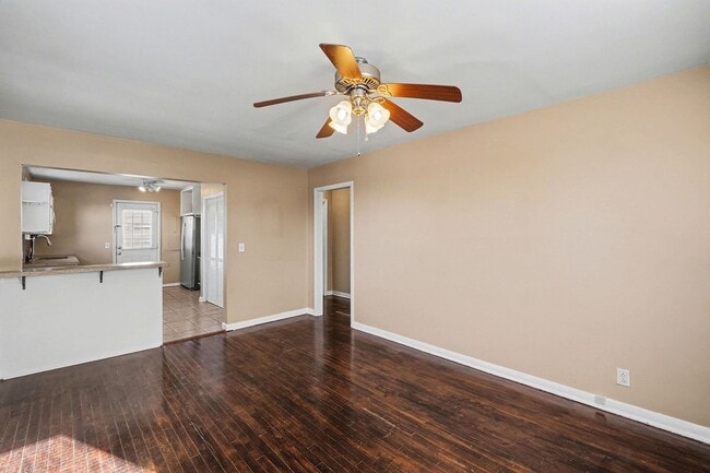 Building Photo - Adorable 2 Bedroom 1 Bath Home in Sylvan Heights!