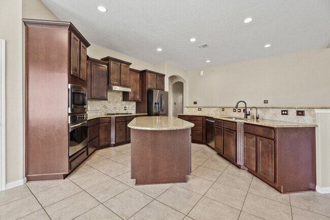 Building Photo - 4713 La Escalona Dr