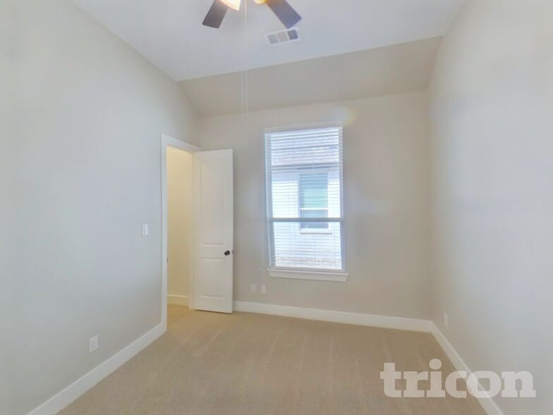 Building Photo - 1008 Faringdon Dr