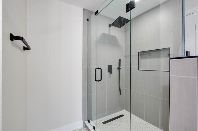 Building Photo - 10903 Claywood Dr
