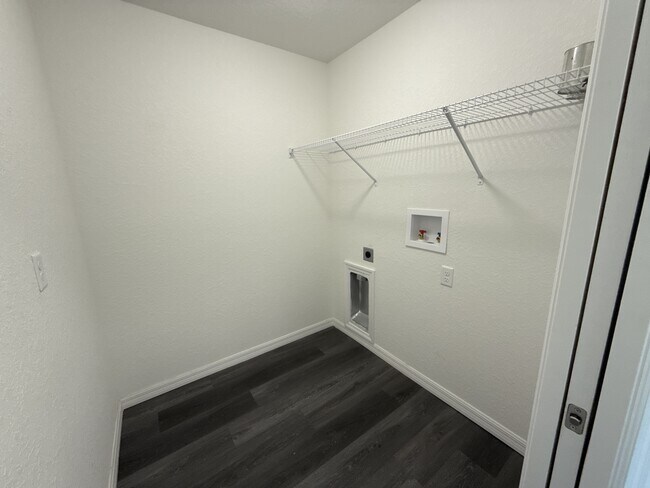 Building Photo - 26 Malauka Cir