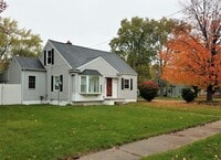 Building Photo - 2302 Chesning Ave