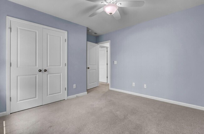 Building Photo - 131 Lakestone Rd