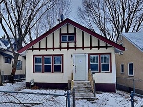 Building Photo - 3223 N Aldrich Ave