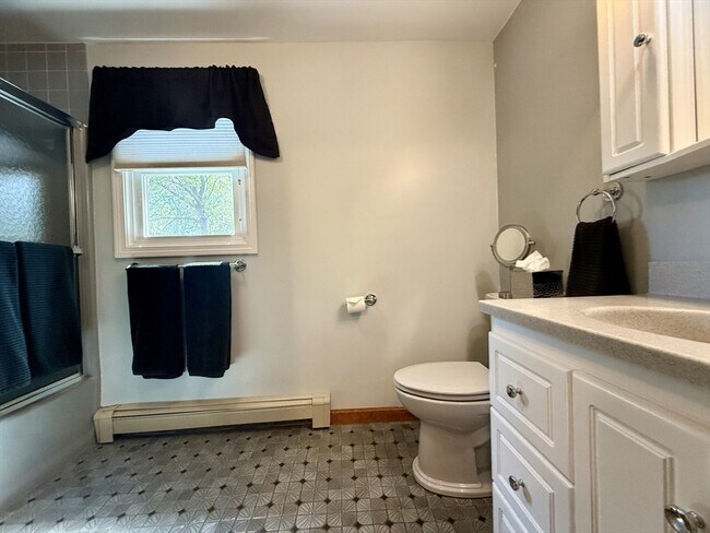 Building Photo - 51 Wildwood Ln