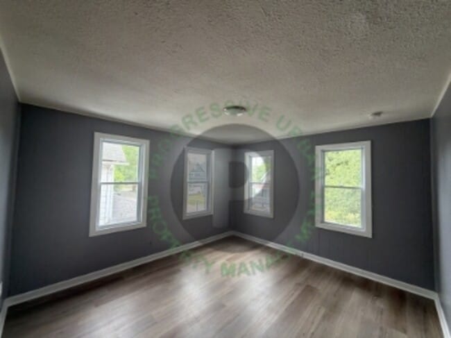 Building Photo - 4144 Hyde Ave