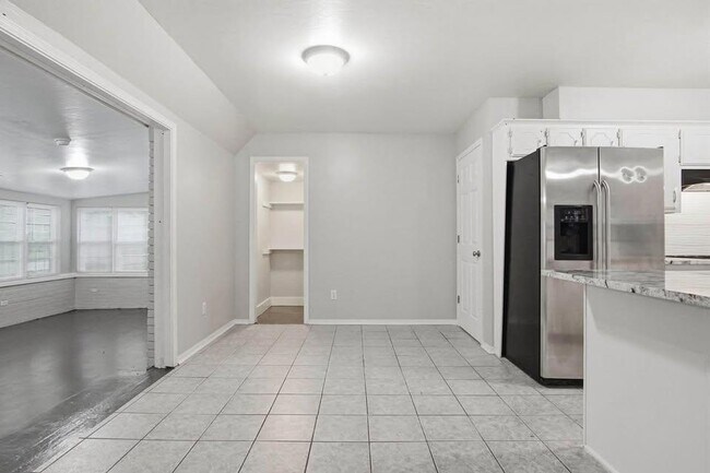 Building Photo - 3717 N Eagle Ln