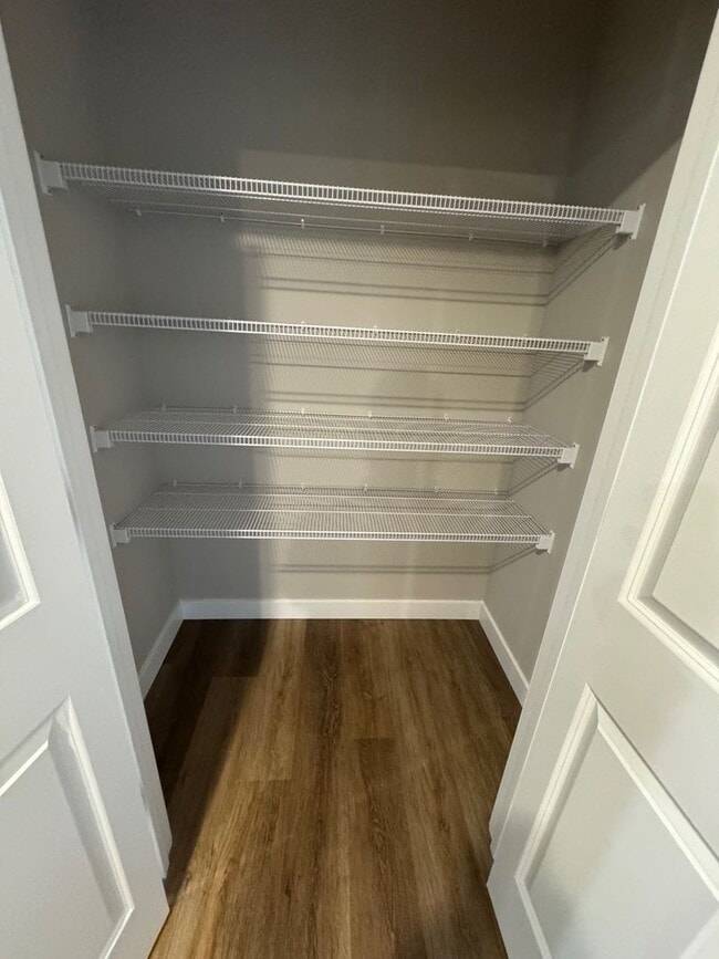 Building Photo - BRAND NEW HOME! 2 Suites with private baths