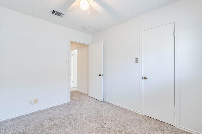 Building Photo - 17924 Narsitin Ln