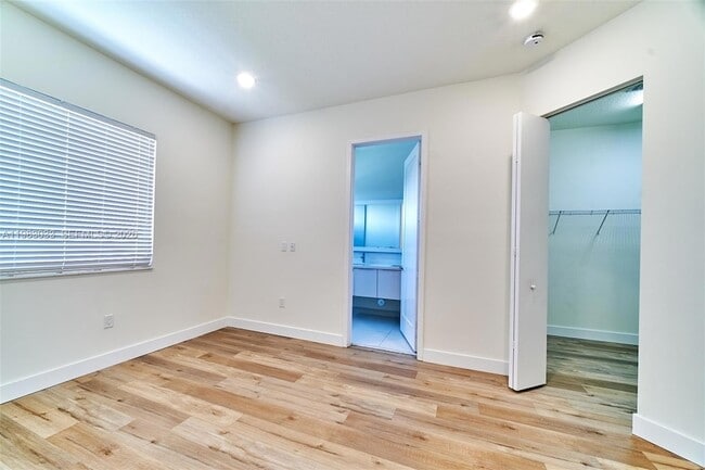 Building Photo - 10447 NW 66th St