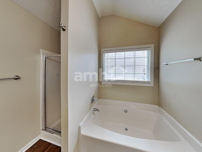 Building Photo - 6932 Silver Bend Pl