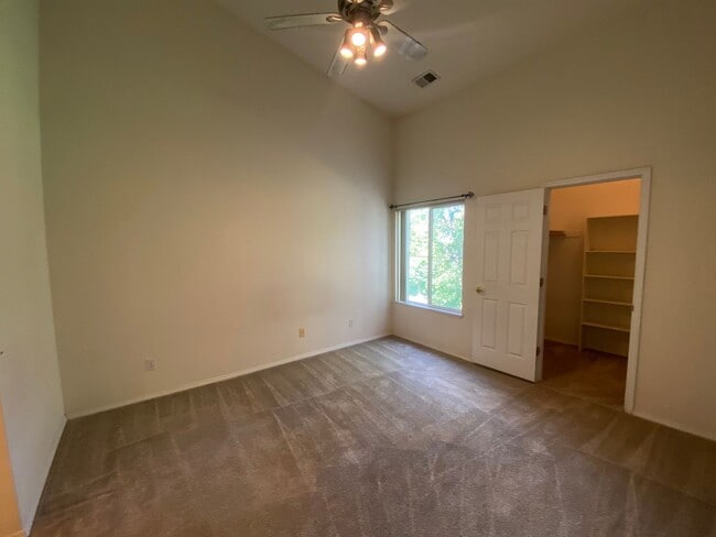 Building Photo - 3890 Strawberry Field Grove