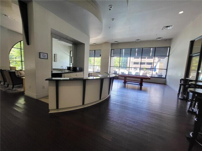 Building Photo - 3040 Peachtree Rd