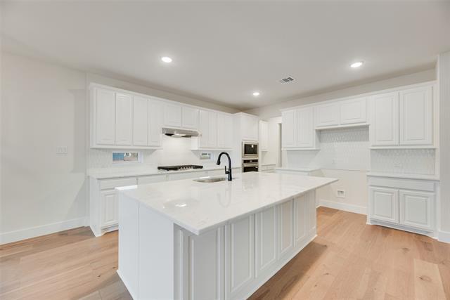 Building Photo - 9013 Wyndemere Ln