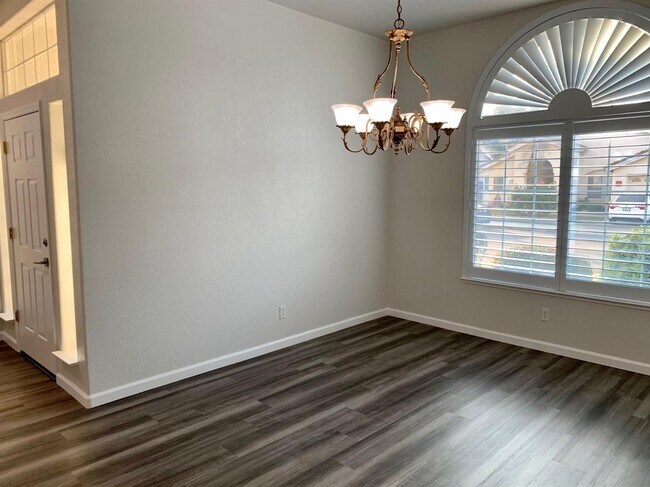 Building Photo - 5570 W Los Altos Ave