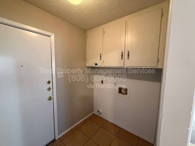 Building Photo - 5523 Fordham St