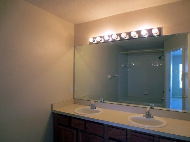 Building Photo - 1038 Vista Cay Ct