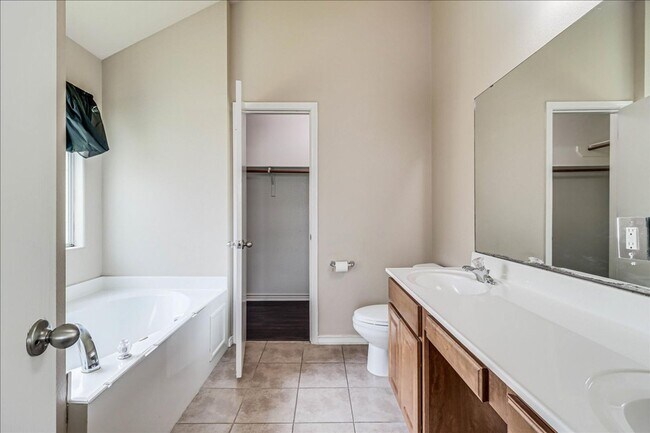 Building Photo - 2317 Tropical Wind Dr
