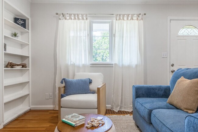 Building Photo - 4945 N Euclid Ave