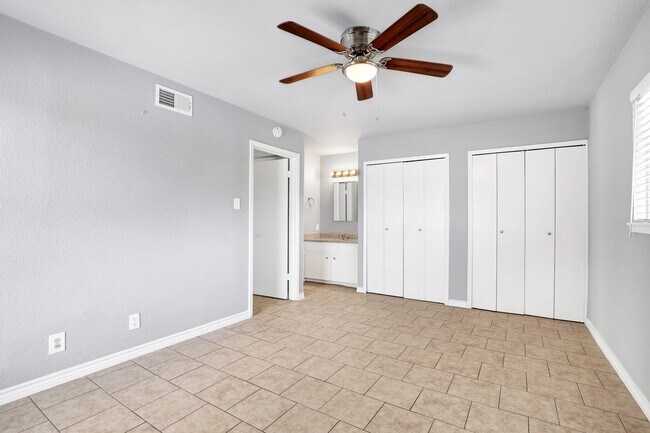 Building Photo - 11003 Mt Boracho Dr