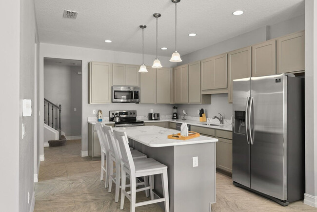 Building Photo - 132 Mediterranean Way