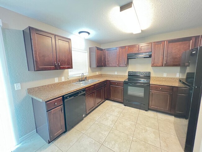 Building Photo - 3 BD/2BA Home in Beautiful Summerfield!!!