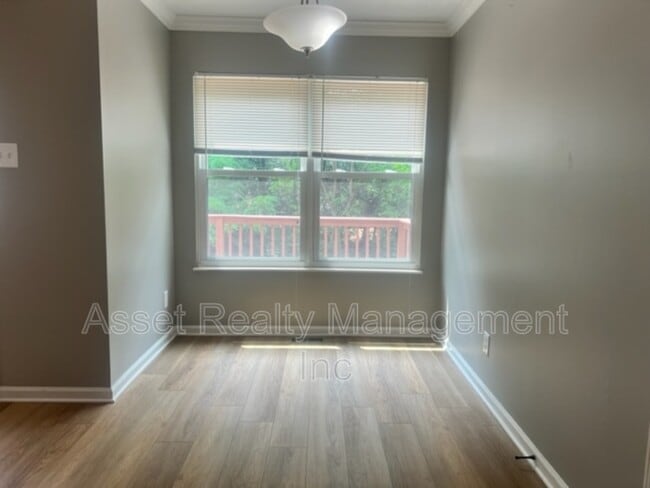 Building Photo - 11011 Woody Dr