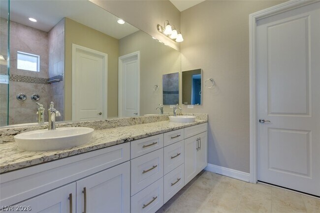 Building Photo - 11822 Spadari Ct